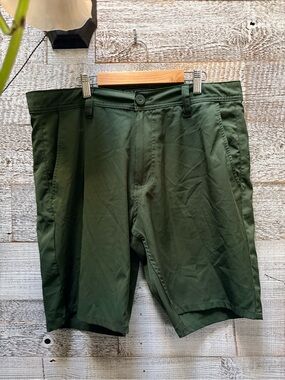 West 49 | The Hybrid Board Short - Men's 32, Dark Green